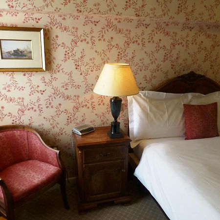 The Bear Hotel ديفايزيس الغرفة الصورة