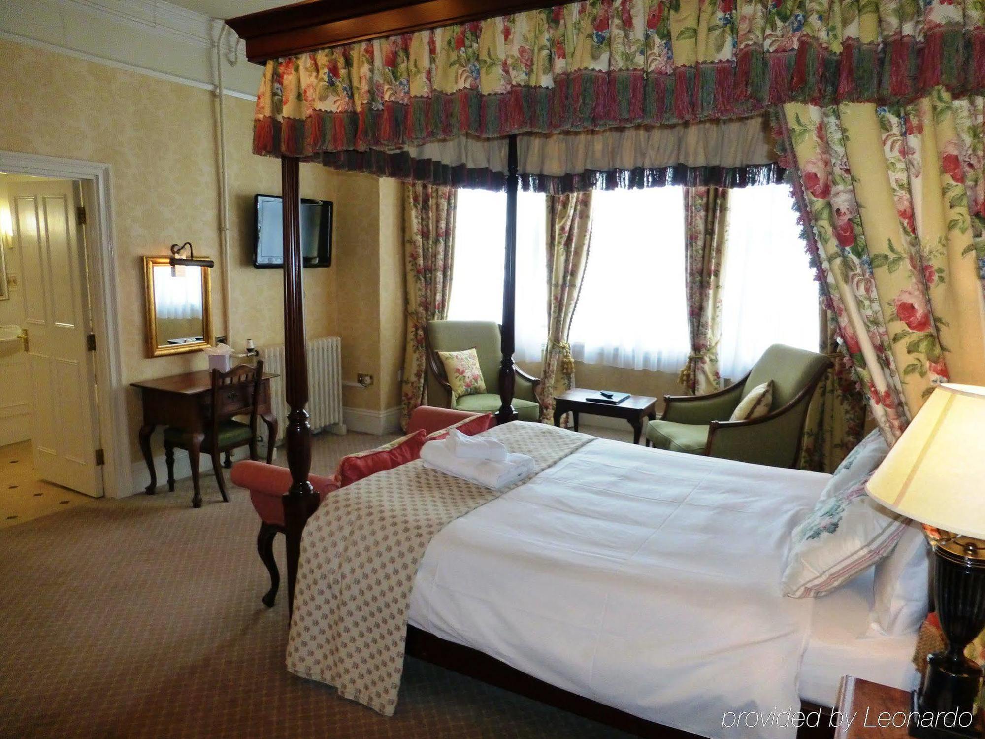 The Bear Hotel ديفايزيس المظهر الخارجي الصورة