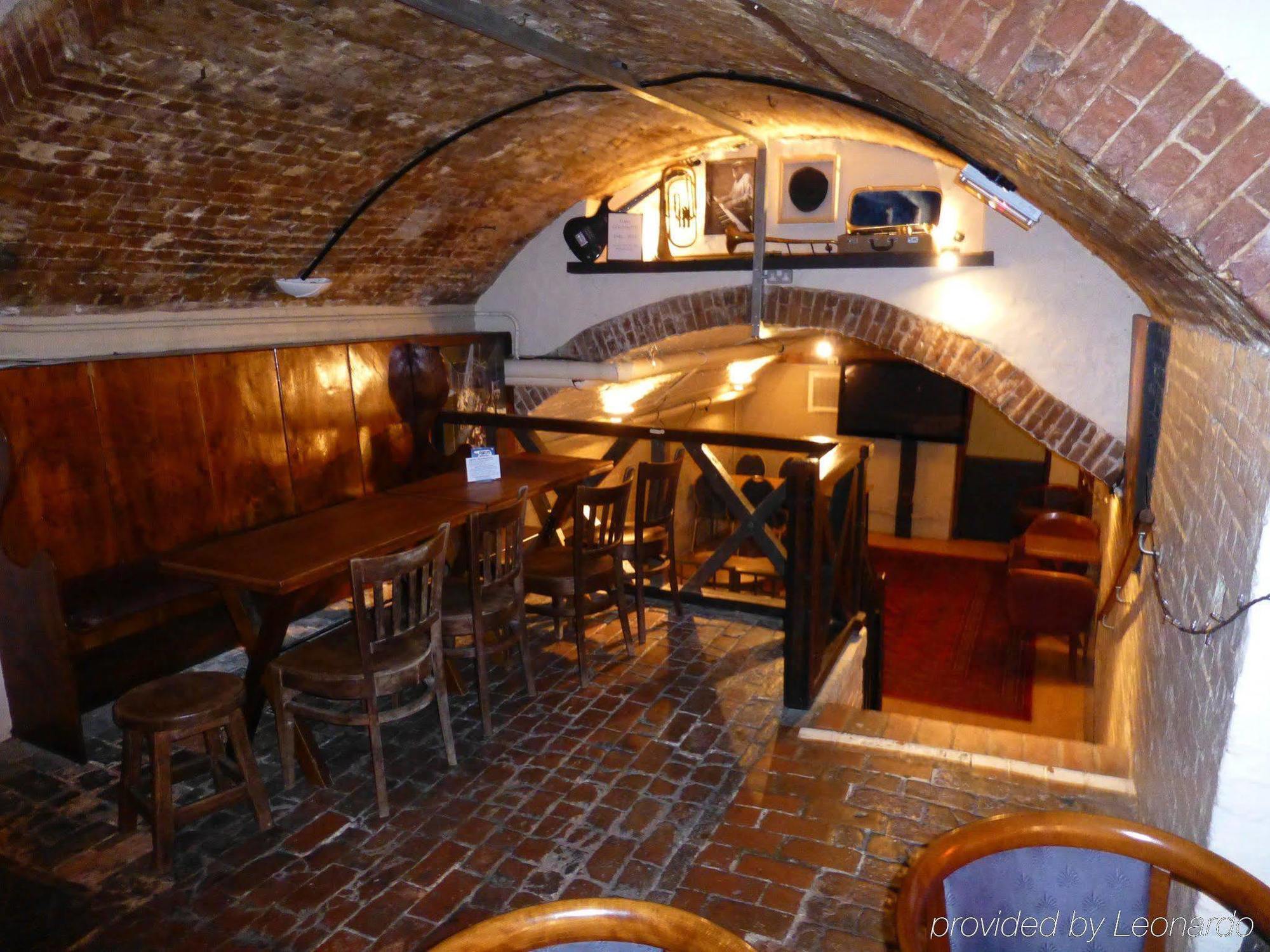 The Bear Hotel ديفايزيس المظهر الخارجي الصورة