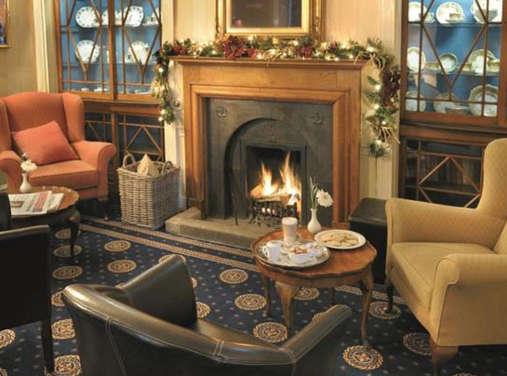 The Bear Hotel ديفايزيس المظهر الخارجي الصورة