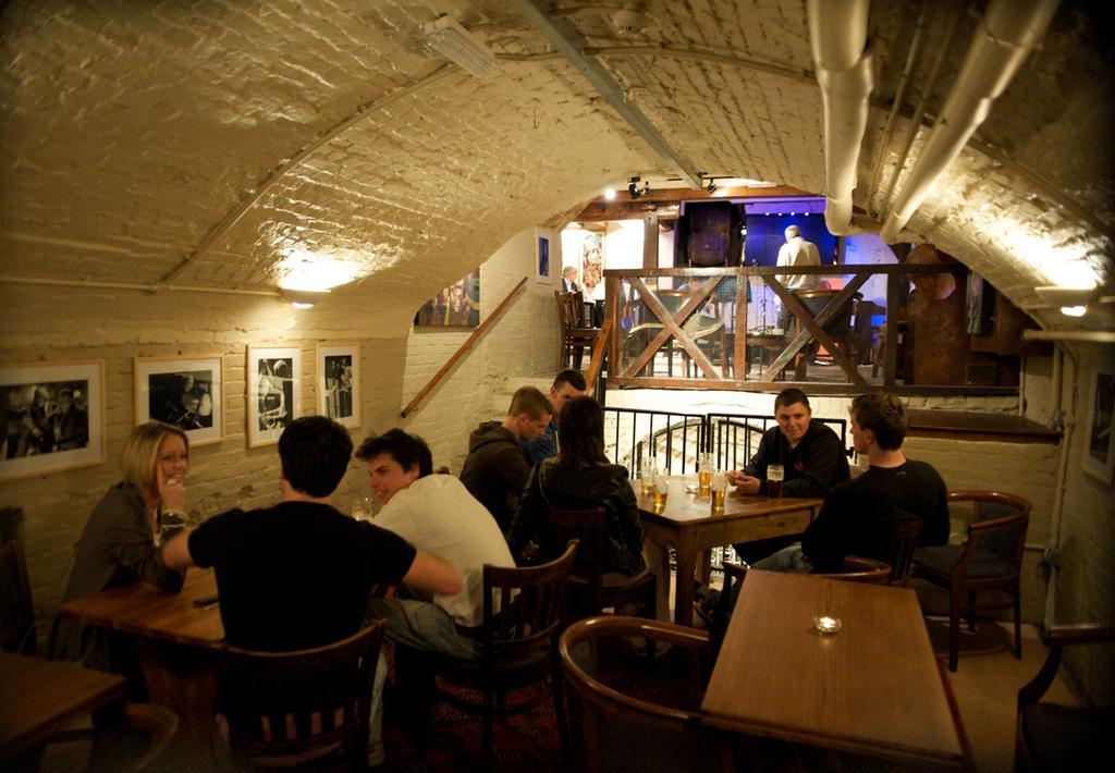 The Bear Hotel ديفايزيس المظهر الخارجي الصورة