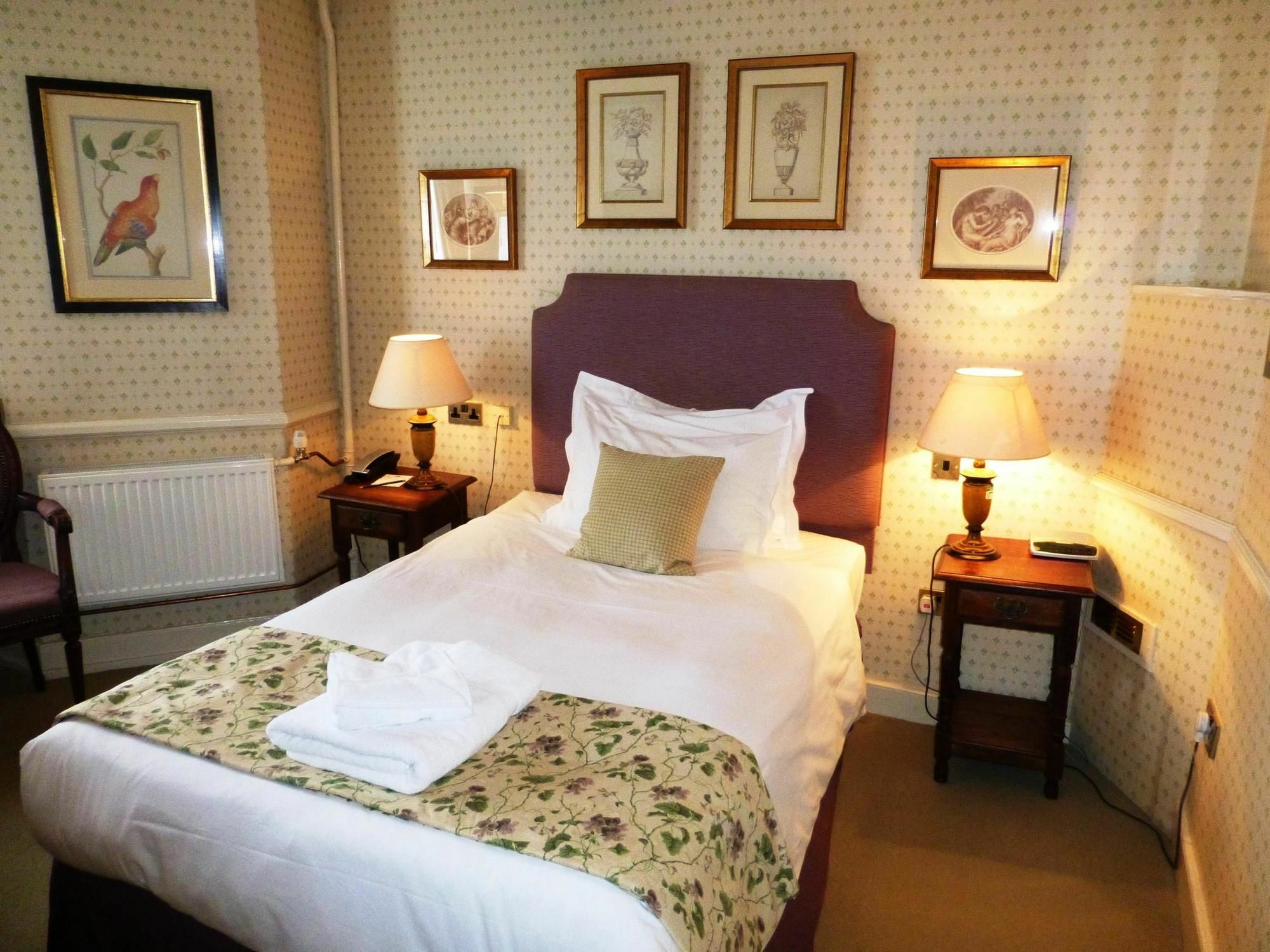 The Bear Hotel ديفايزيس المظهر الخارجي الصورة